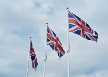 Regno Unito: le donne trans escluse dalla definizione giuridica di “donna” nella legge sulle pari opportunità