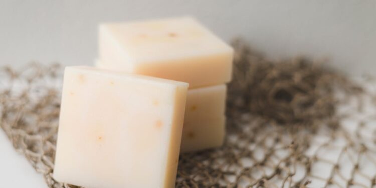 Ritirato dai supermercati lotto di formaggio senza lattosio: contiene lattosio