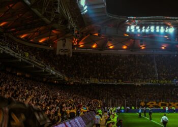 Dalla festa alla tragedia: il trionfo dell’Amburgo si trasforma in una notte di gravi emergenze mediche