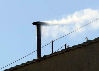 Fumata bianca: il nuovo Papa è stato eletto. Scritta pagina di storia