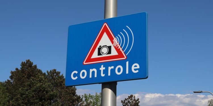 Multe Stradali: è arrivato CED, il nuovo incubo degli automobilisti. Multe salate e controlli lampo dal 1° giugno