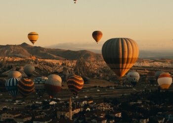 Tragedia in Cappadocia: precipitano due mongolfiere con 32 turisti a bordo