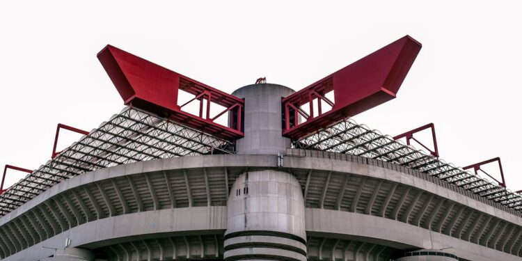 Addio a San Siro: il Consiglio comunale approva la vendita per 197 milioni. Verrà demolito