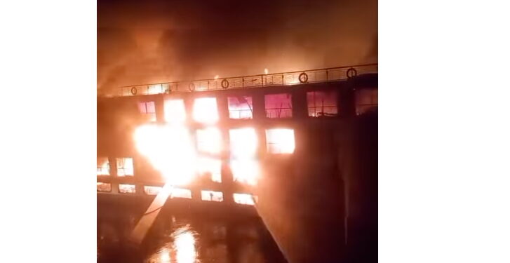 Crociera in fiamme sul Nilo, a bordo 80 italiani: sfiorata la tragedia